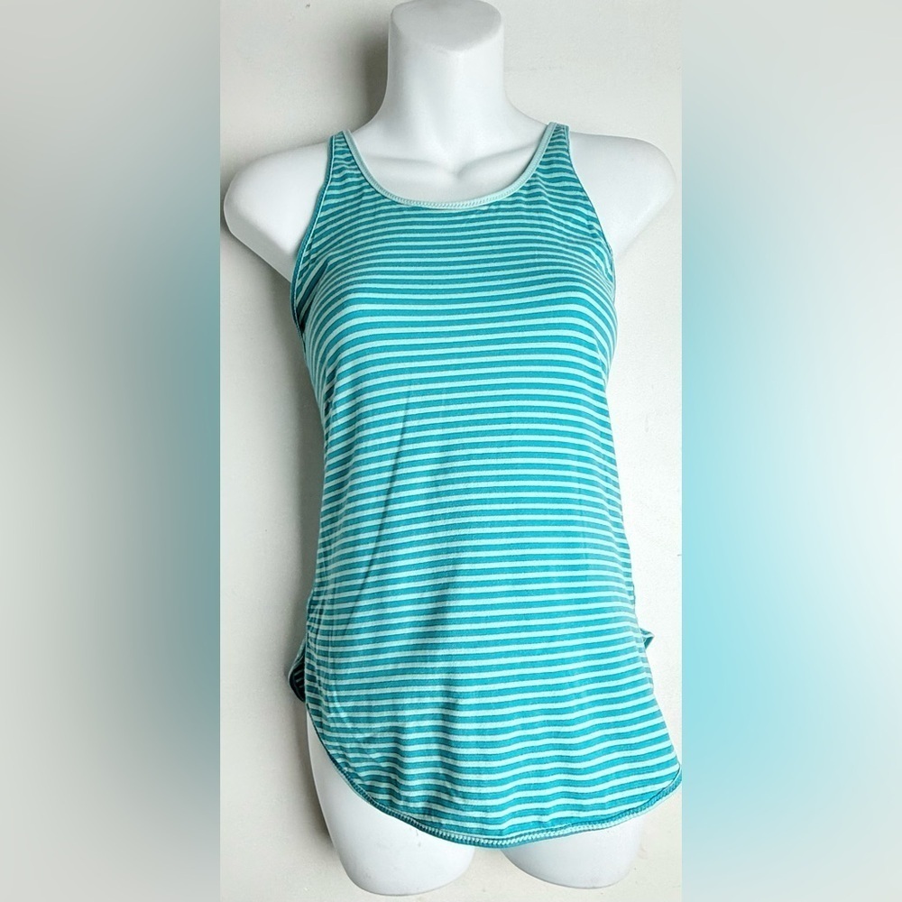 Lululemon What The Sport Singlet
Silver Stripe Peacock Blue Tranquil Blue